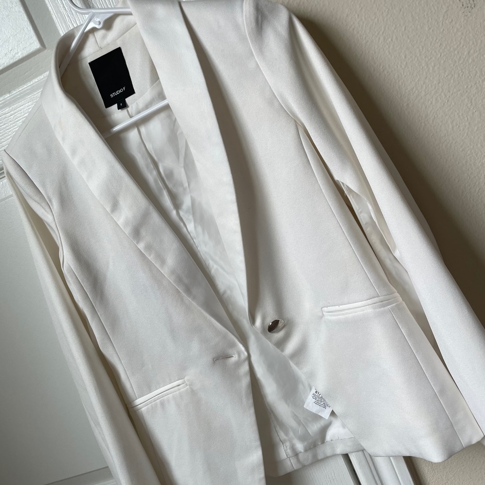 Studio f white blazer open sleeve